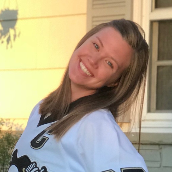 Meet your Posher, Shelby - Picture 1 of 2